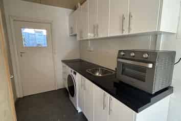 4/3 Angle Street, Picton