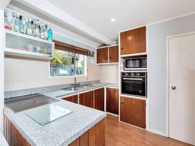 8 Arde Place , Massey