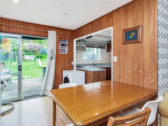 8 Arde Place , Massey