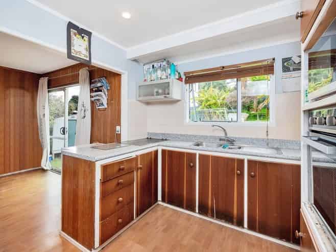 8 Arde Place , Massey