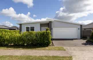 66 Tabraham Crescent, Pyes Pa