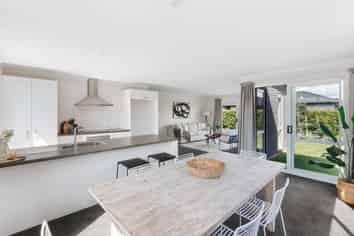 66 Tabraham Crescent, Pyes Pa