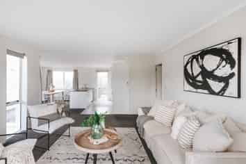 66 Tabraham Crescent, Pyes Pa