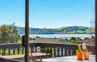 2 Kempton Place, Richmond Heights