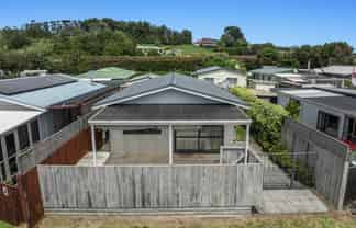 733 State Highway 35, Tirohanga