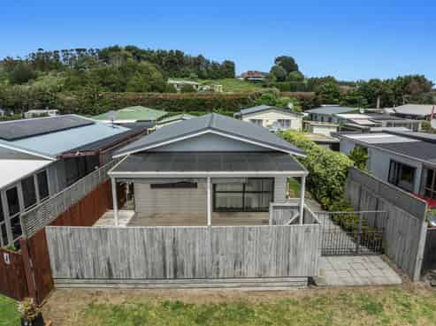 733 State Highway 35, Tirohanga