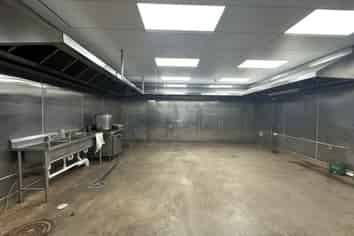 Prime 300sqm Epsom Showroom or Restaurant Space