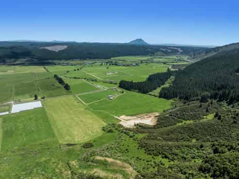 2106 Galatea Road, Waiohau