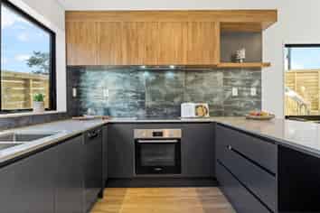 18a Lyndhurst Street, Waiotaiki Bay