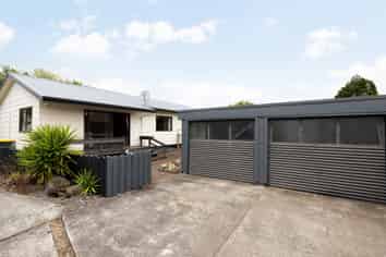 24A MacDonald Road, Glenview