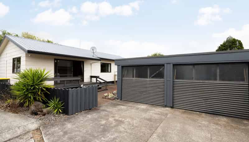 24A MacDonald Road, Glenview