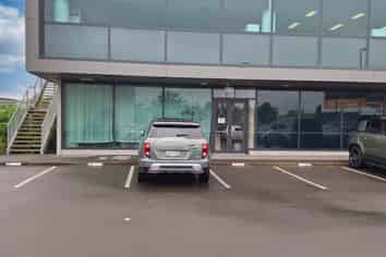 PRIME GROUND FLOOR 112M² RETAIL/OFFICE
