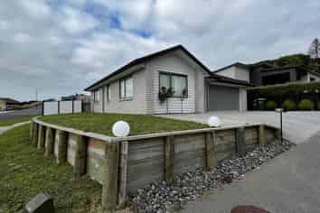 32 Rose Berry Crescent, Flagstaff