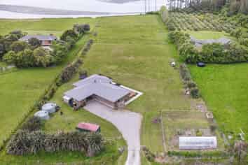 347 Utopia Road, Westport