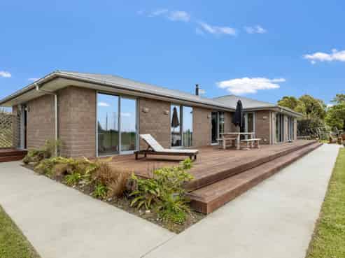 347 Utopia Road, Westport