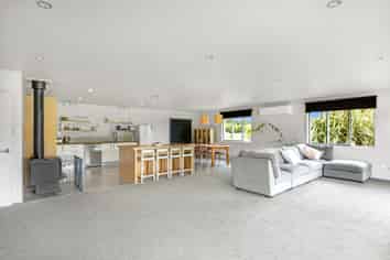 347 Utopia Road, Westport