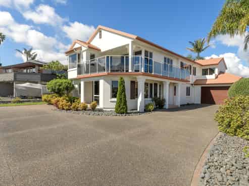 24 Kiriwai Place, Matua