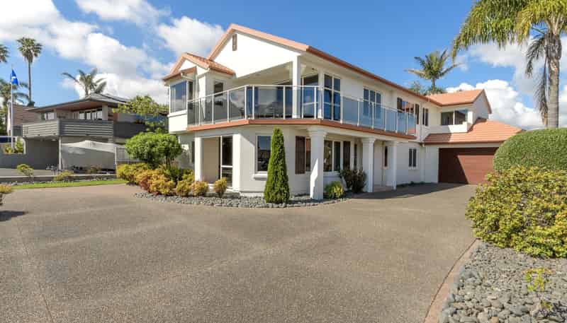 24 Kiriwai Place, Matua