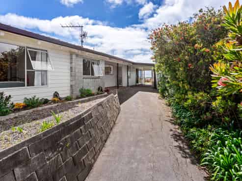 63 Queens Road, Waikanae Beach