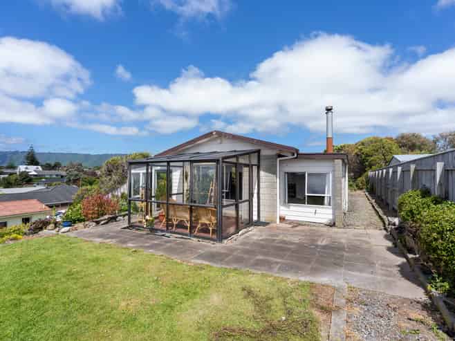 63 Queens Road, Waikanae Beach