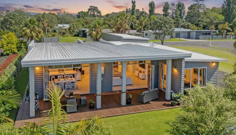 105 South Highway East, Whitianga