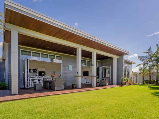 105 South Highway East, Whitianga