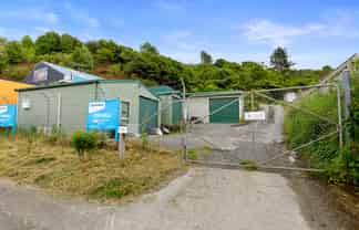 Warehousing. Offices. Large Land. Liquidation Sale