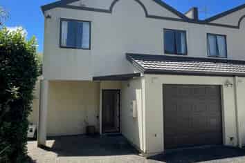 2/2 Sunnydale Place, Albany