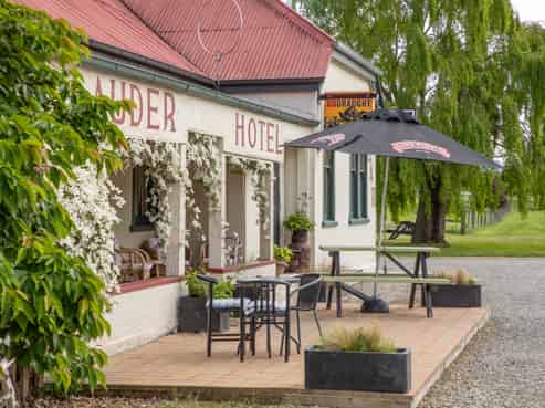 Lauder Hotel - Options Aplenty