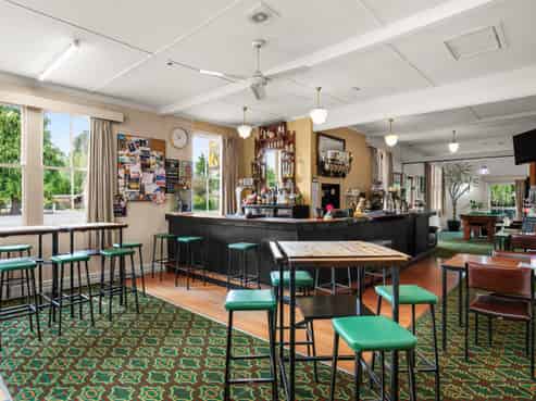 Lauder Hotel - Options Aplenty