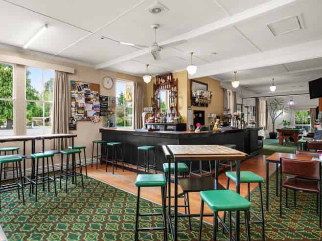 Lauder Hotel - Options Aplenty