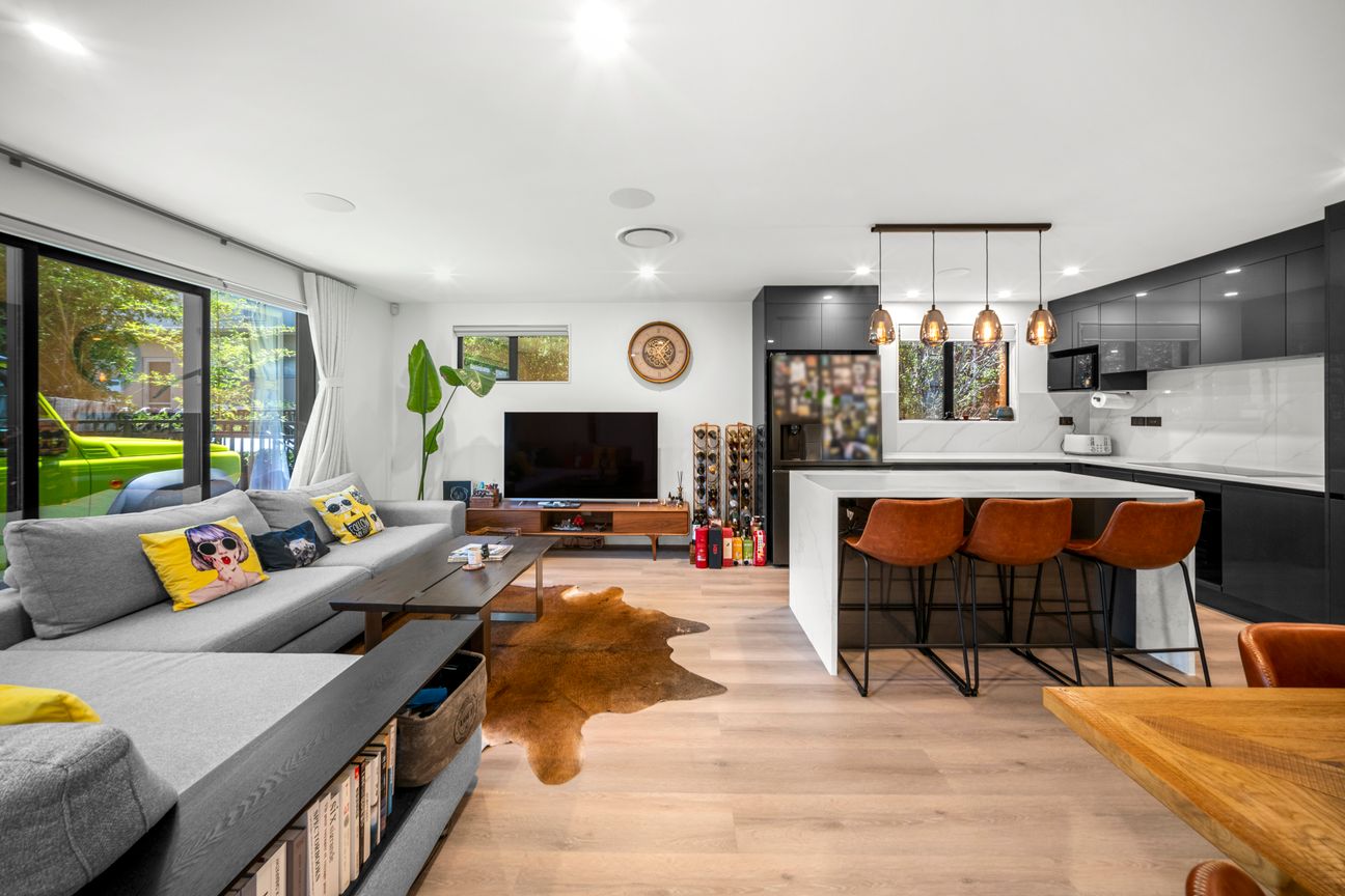 Luxury Duplex Family Home Awaits - Bild 3