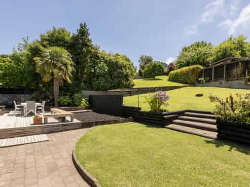 8 Highfield Crescent, Brookfield