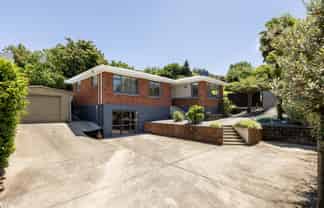 8 Highfield Crescent, Brookfield