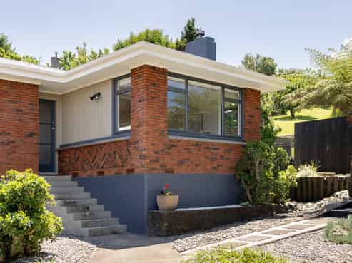 8 Highfield Crescent, Brookfield