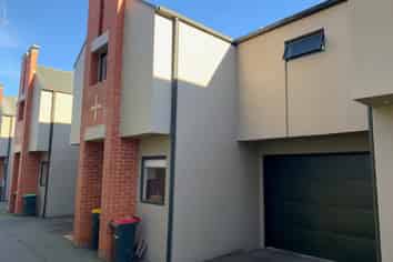 3/56 Hewitts Road , Merivale