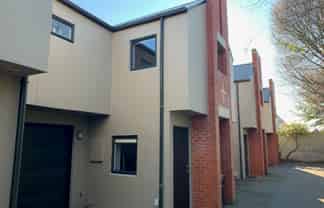 3/56 Hewitts Road , Merivale