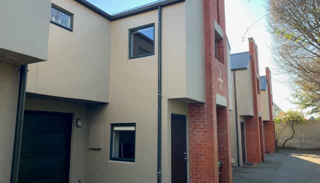 3/56 Hewitts Road , Merivale