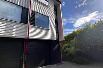 8/4165 Great North Road, Glen Eden