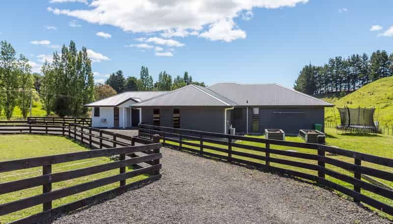 263 Millars Road, Carterton