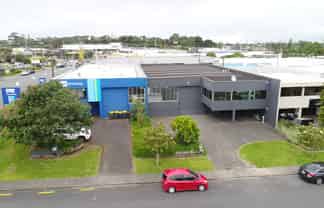 Good parking and two roller doors