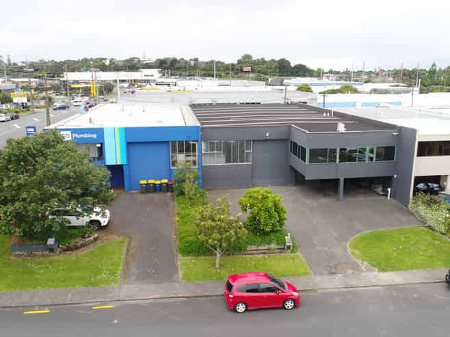 Good parking and two roller doors