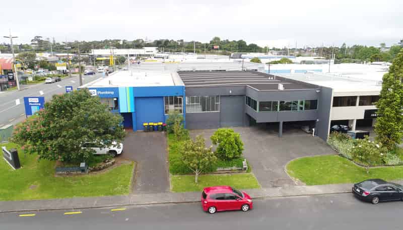 4 Silverfield , Wairau Valley