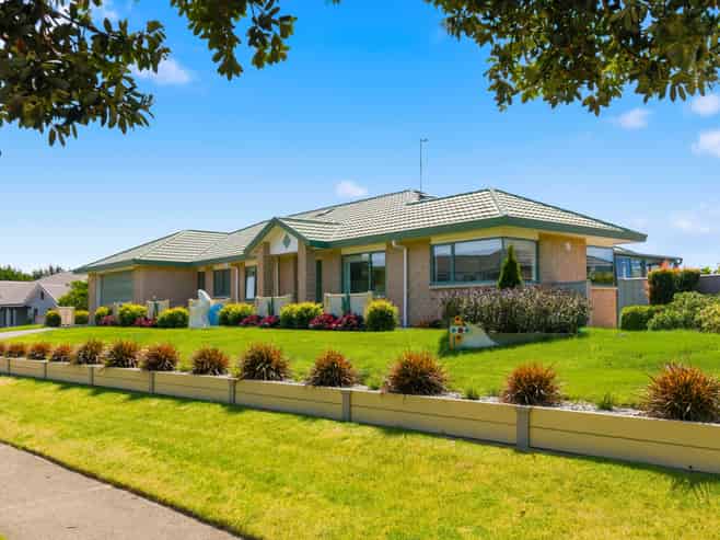 100 Milne Drive, Paraparaumu