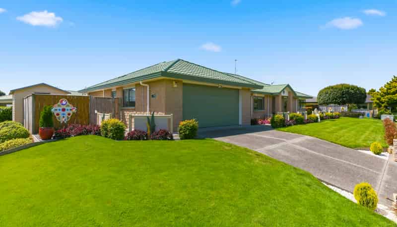 100 Milne Drive, Paraparaumu