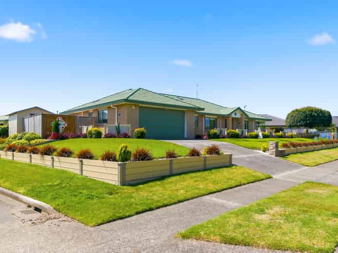 100 Milne Drive, Paraparaumu