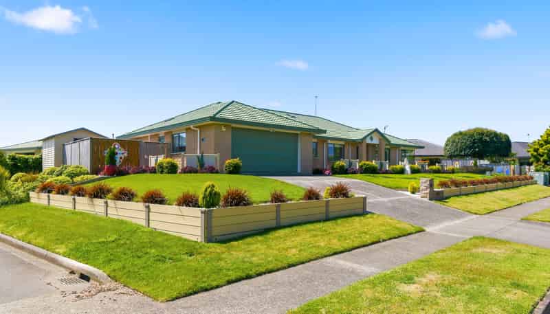100 Milne Drive, Paraparaumu