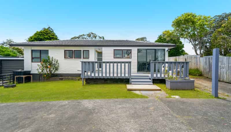 1/18 Frobisher Way, Clendon Park