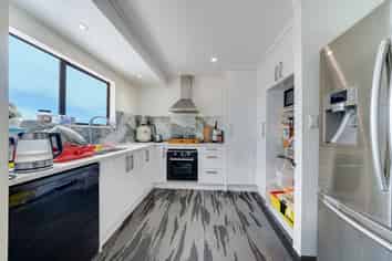 1/18 Frobisher Way, Clendon Park