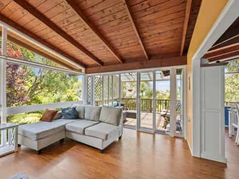 12 Raroa Terrace, Waiatarua